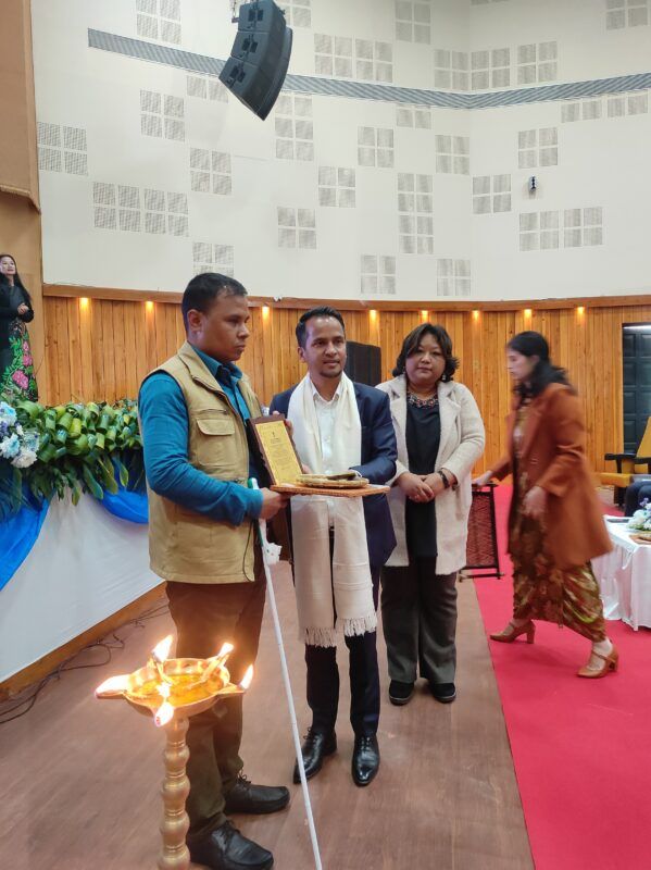 Photo: The Director received the Award