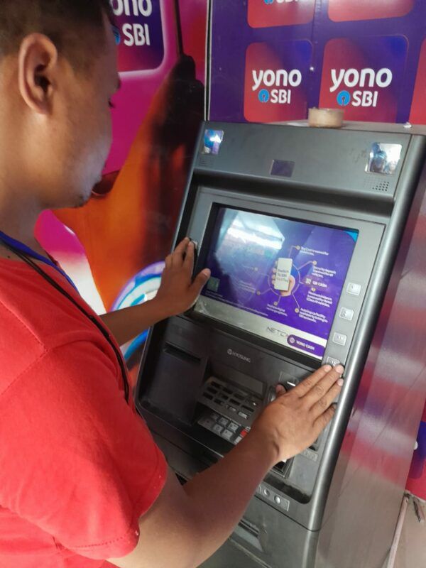visually impaired operate the ATM machine
