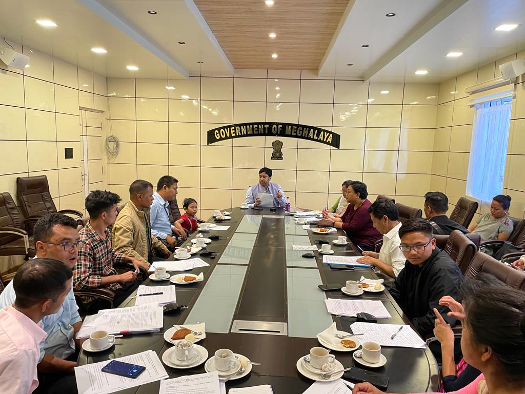 photo" Discussion going on during the meeting on accessible transportation for person with disability.
